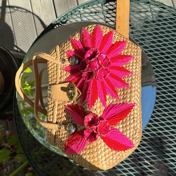 Vintage Satchel Handbag 1960's, 1970's? Tan Straw Woven Pink & Red Yarn Rosettes - Picture 9 of 9